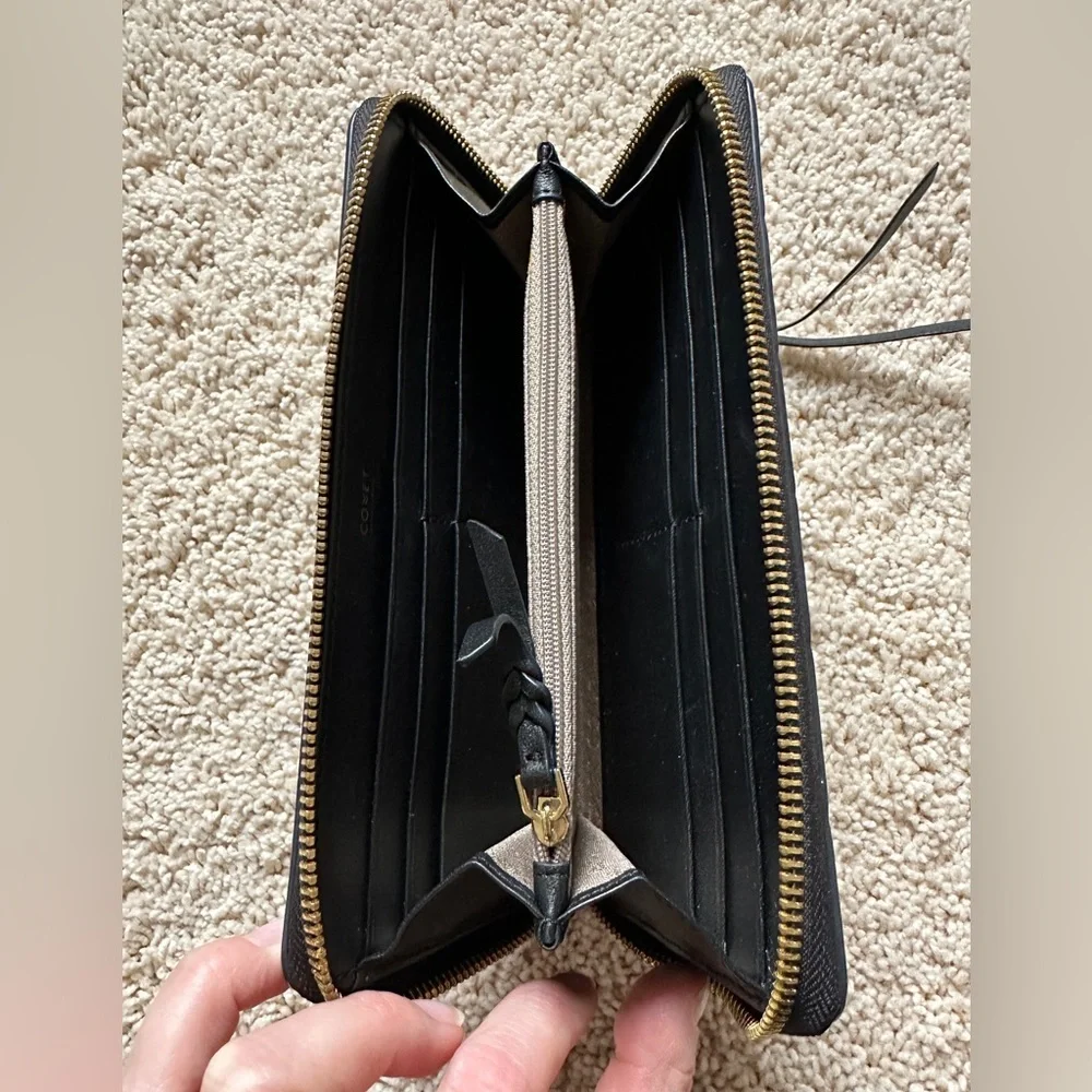 Stella & Dot leather wallet - Picture 4 of 4